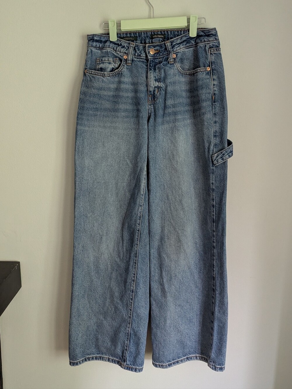 Wild Fable Women's 4 Regular Low-Rise Baggy Carpenter Blue Medium Wash Jeans